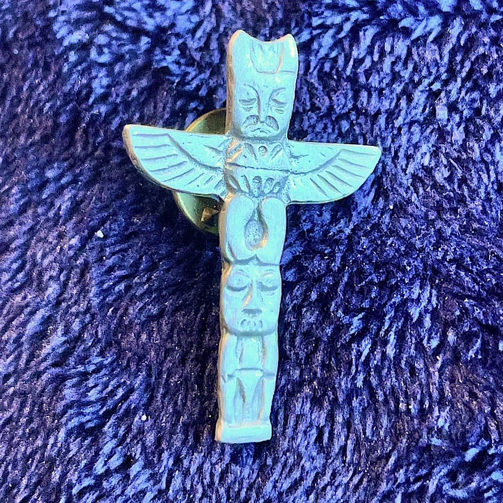 Totem pole tie tack authentic North Canada vintage unisex pin Silvertone Brooch